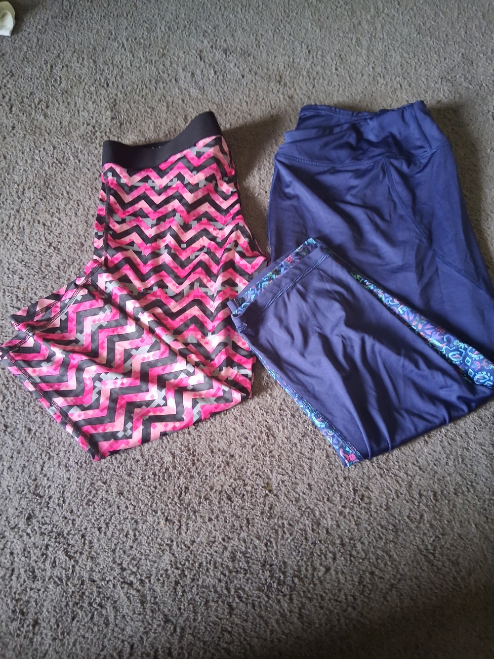 Womens Bright Pink Chevron Leggings & Navy Athletic Leggings Size XL/XXL